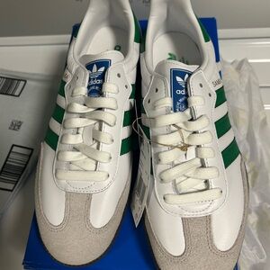didas Men's Running Sneakers BRAND NEW with tags size 8 1/2